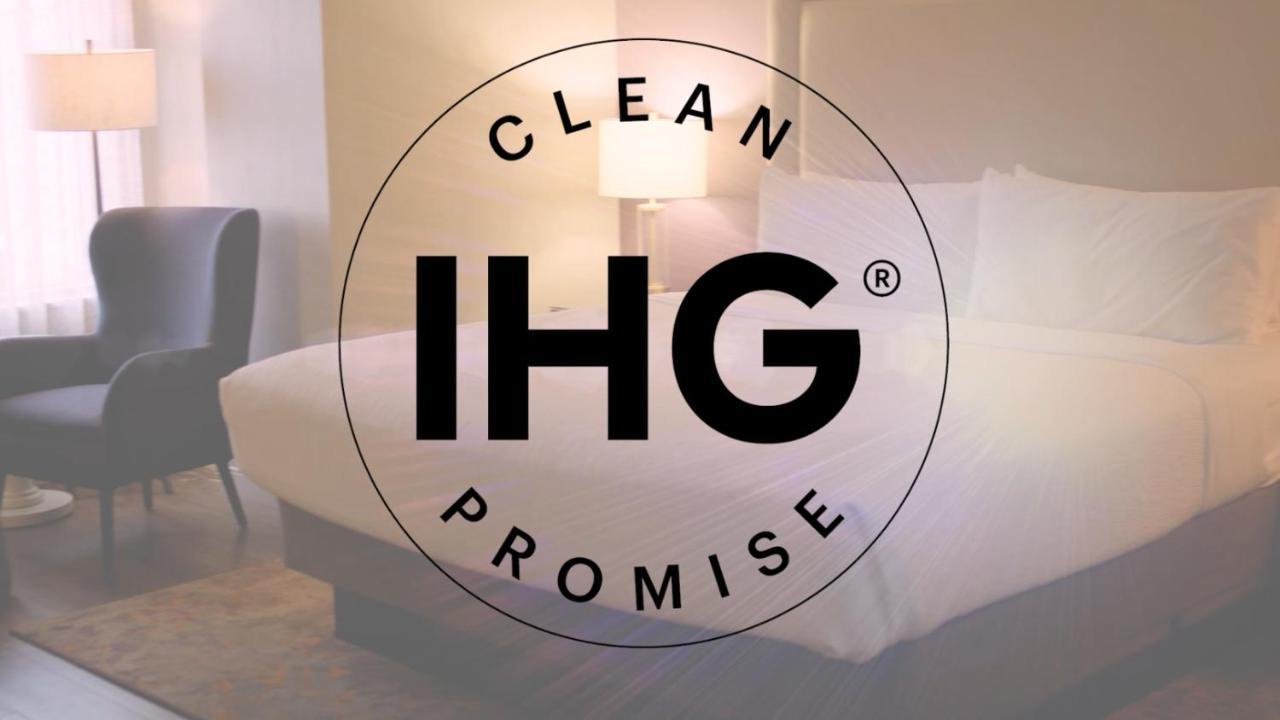 Crowne Plaza New Delhi Okhla By Ihg Hotel Eksteriør billede IHG Clean Promise logo