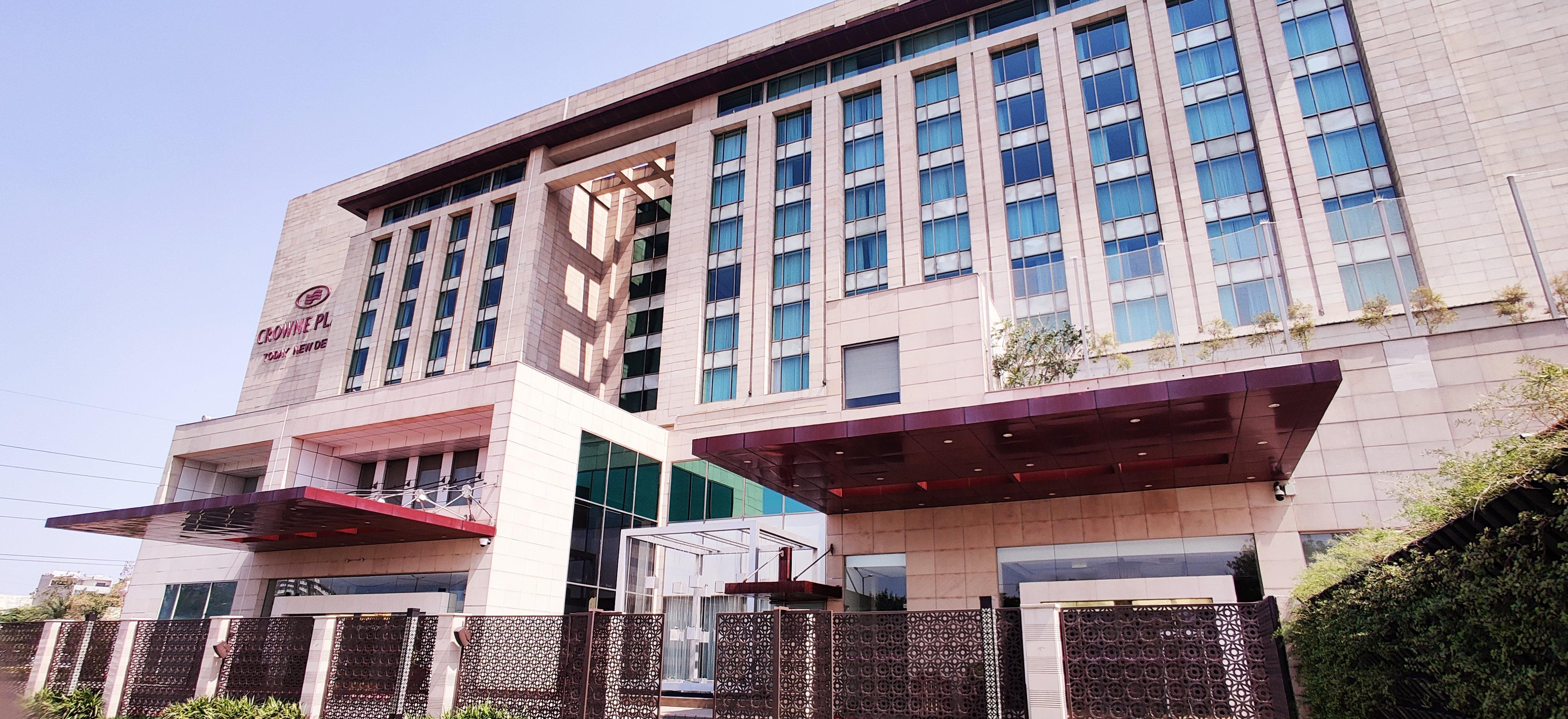 Crowne Plaza New Delhi Okhla By Ihg Hotel Eksteriør billede The University of Lahore