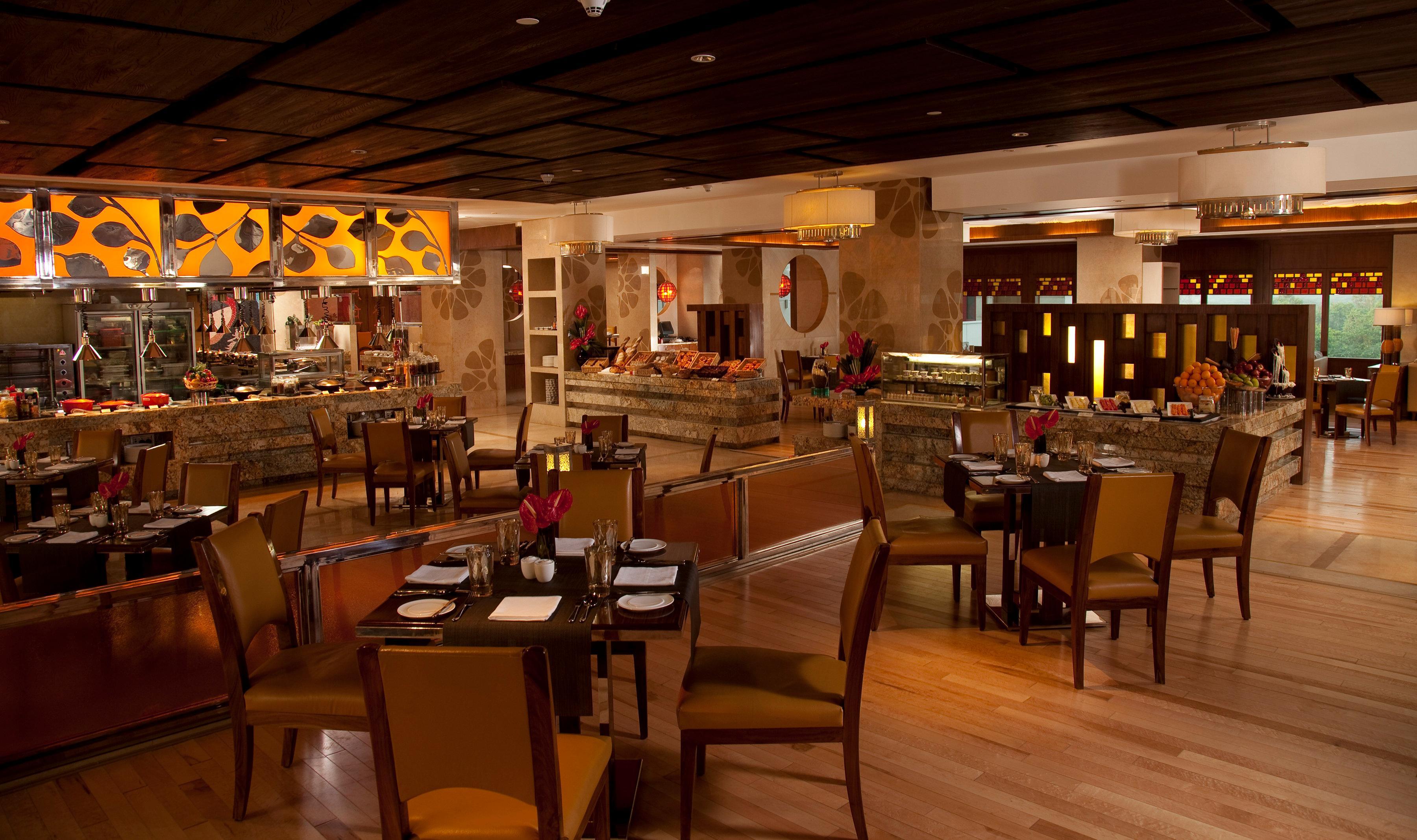 Crowne Plaza New Delhi Okhla By Ihg Hotel Eksteriør billede The restaurant